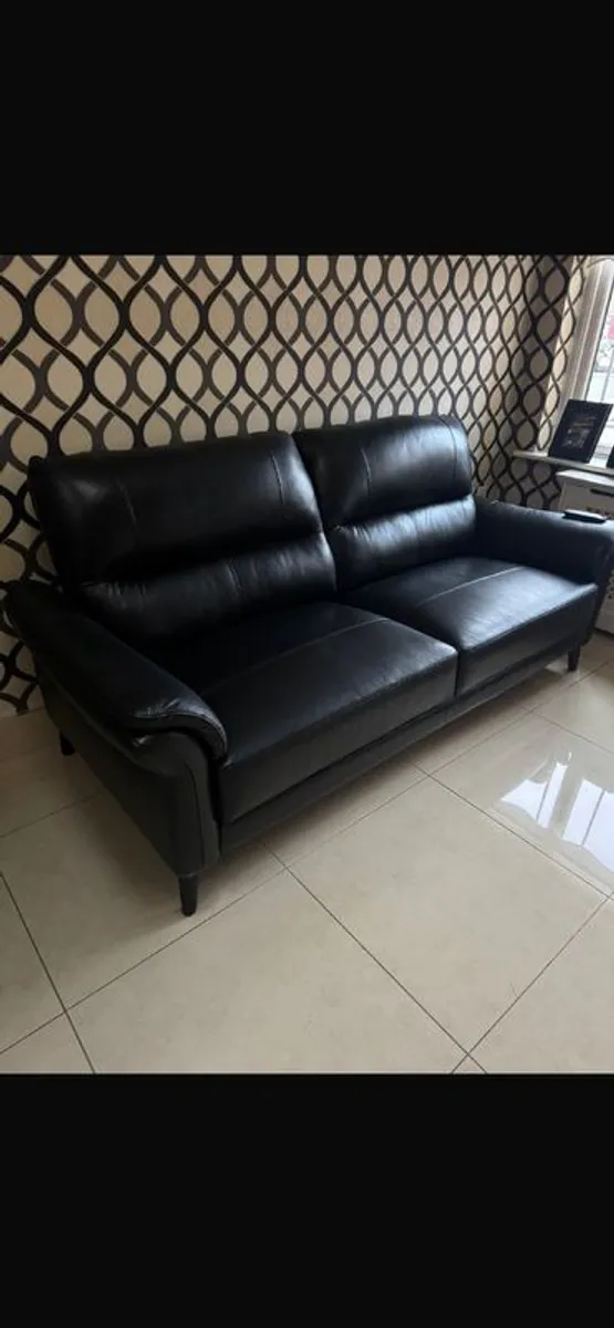 Black leather sofa - Image 3