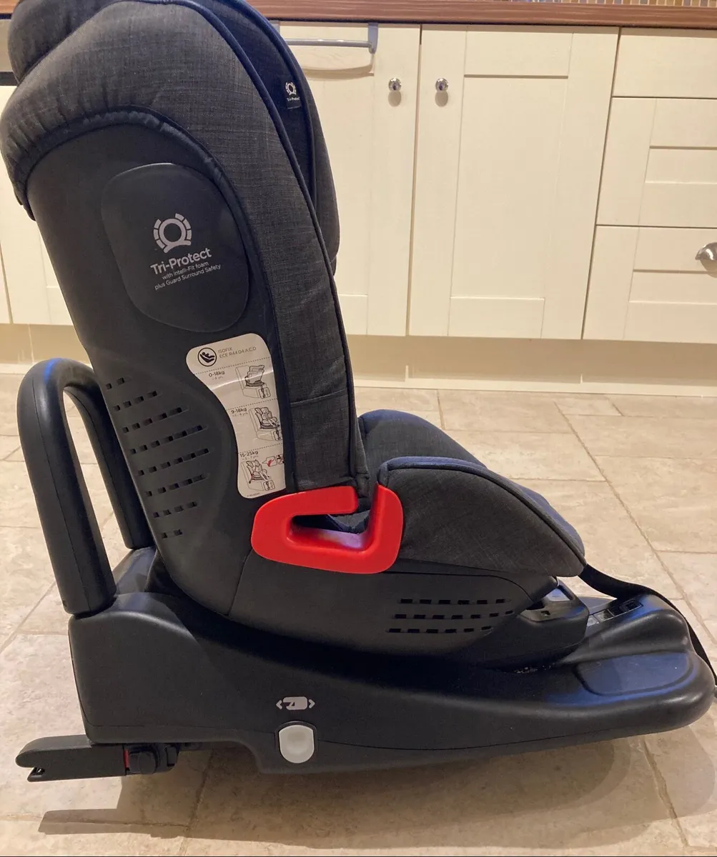 Joie Car seat - Image 1