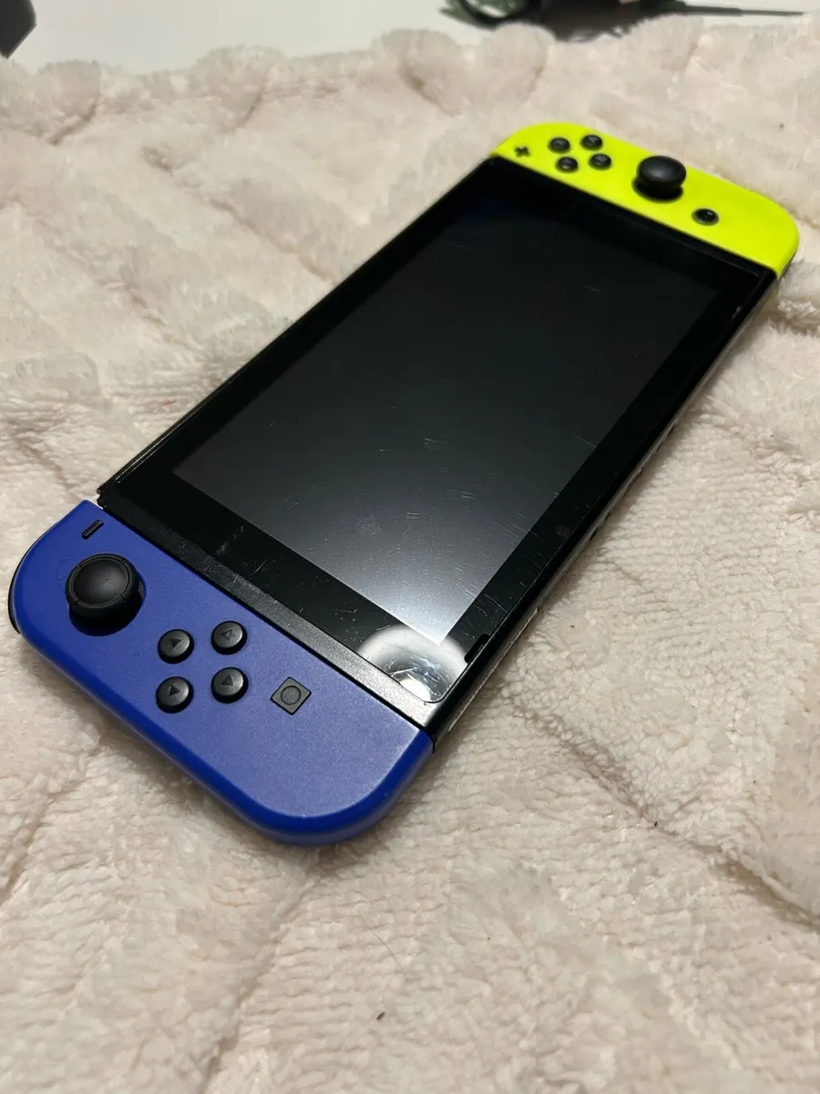 Nintendo Switch 32GB - Image 2