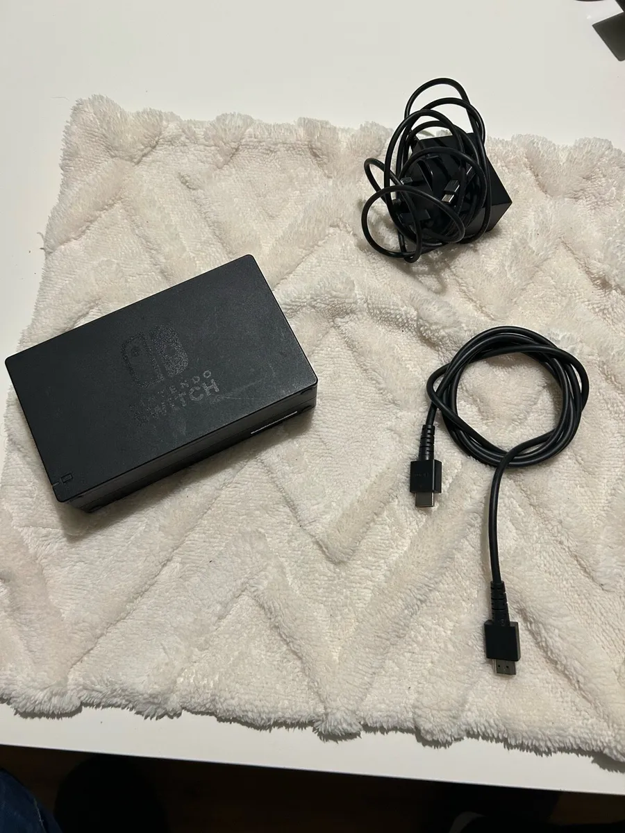 Nintendo Switch 32GB - Image 3