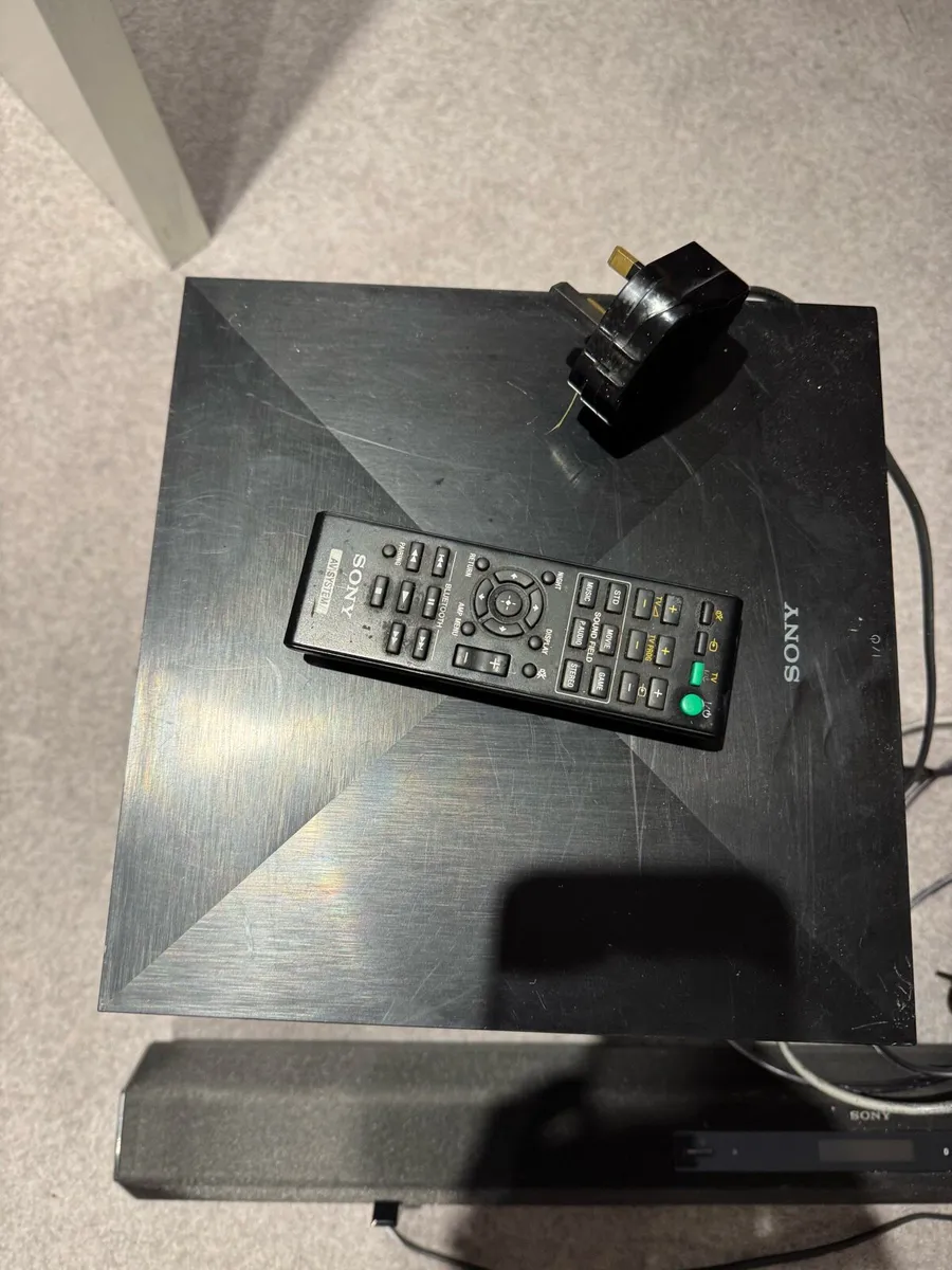 Sony Soundbar with Bass - Image 2