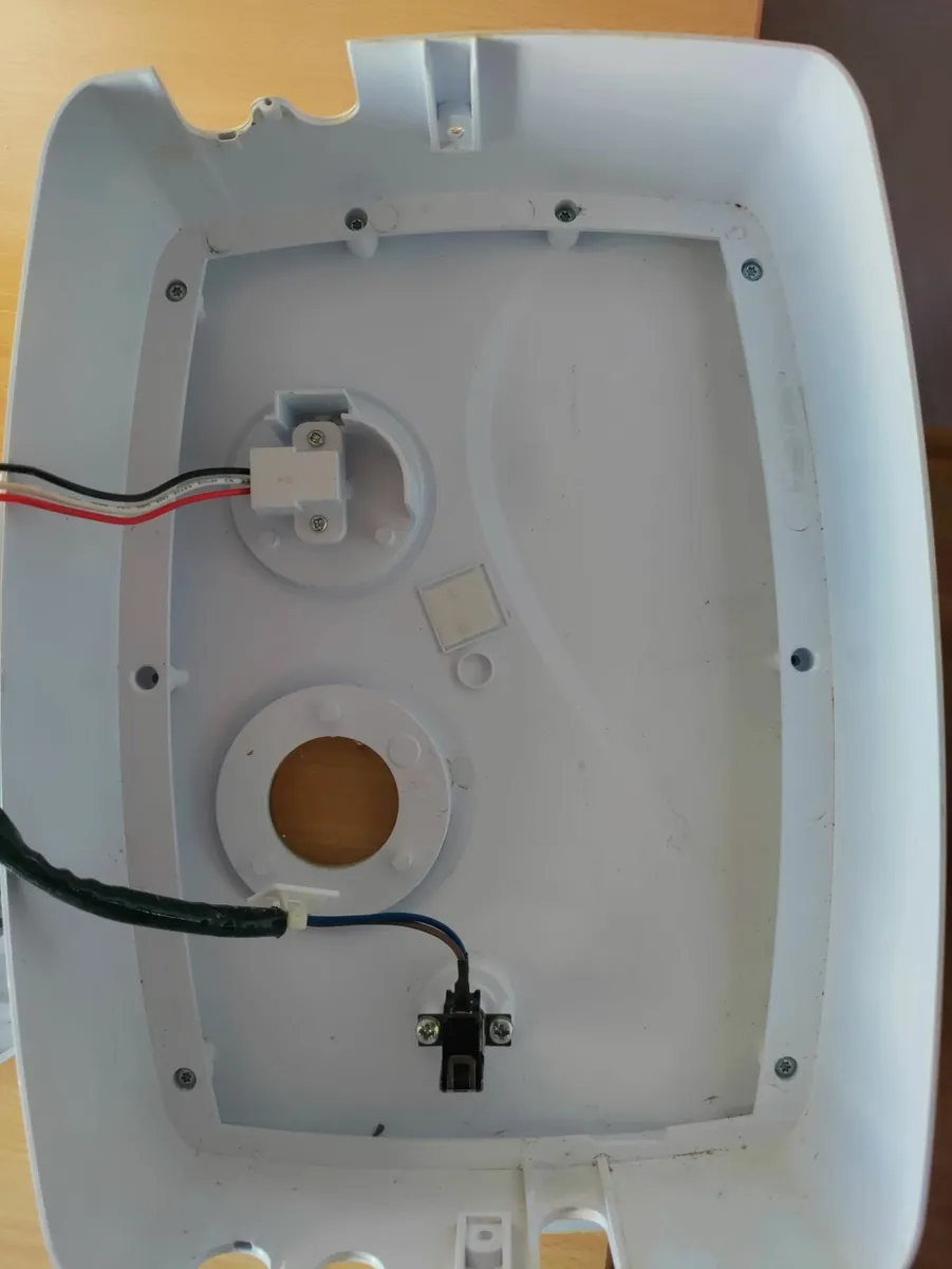 Triton novel SR thermostatic power shower - Image 2