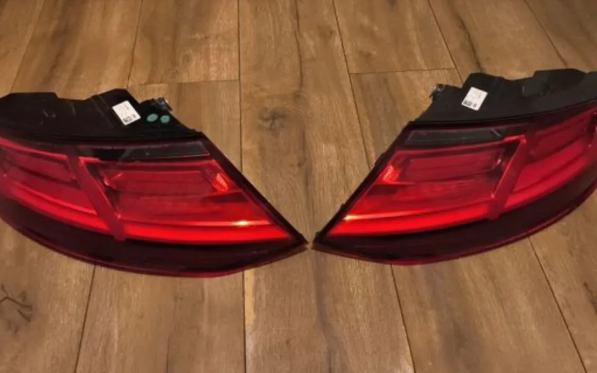 Audi TT MK3 REAR LEFT & RIGHT REAR LIGHTS - Image 1