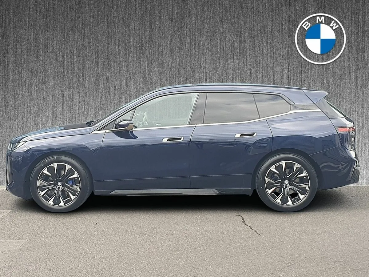 BMW iX xDrive45 M Sport - Image 4