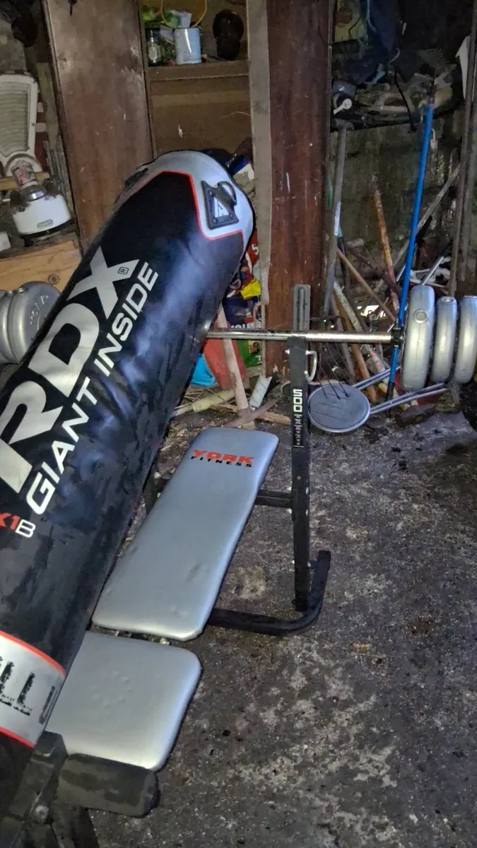 Waight bench boxing bag - Image 1