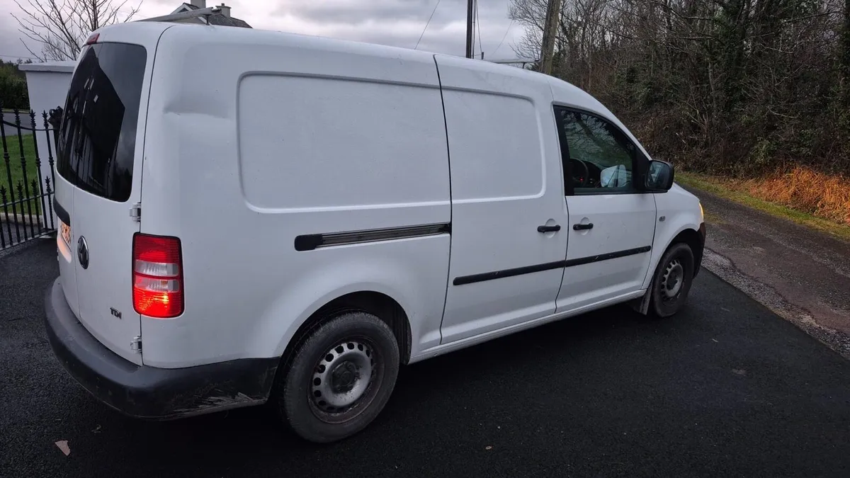 White Caddy Van - Image 4