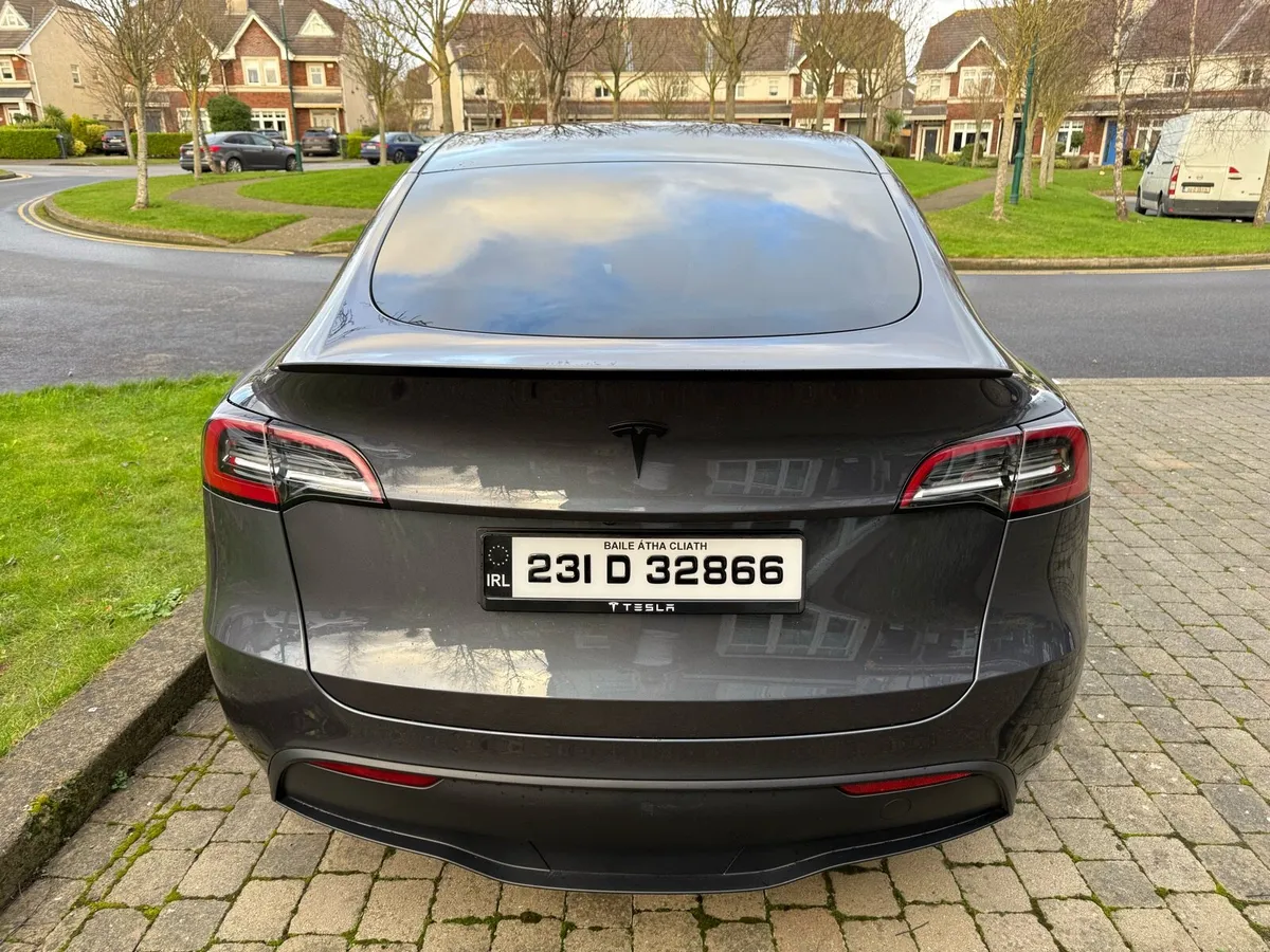 Tesla Model Y Premium RWD Std Range - Image 4