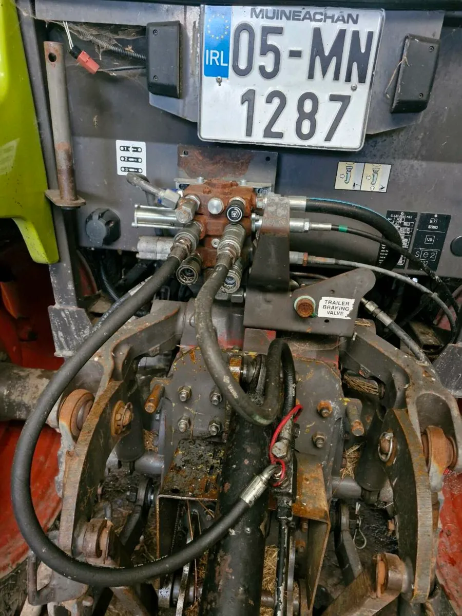 Claas tractor - Image 2