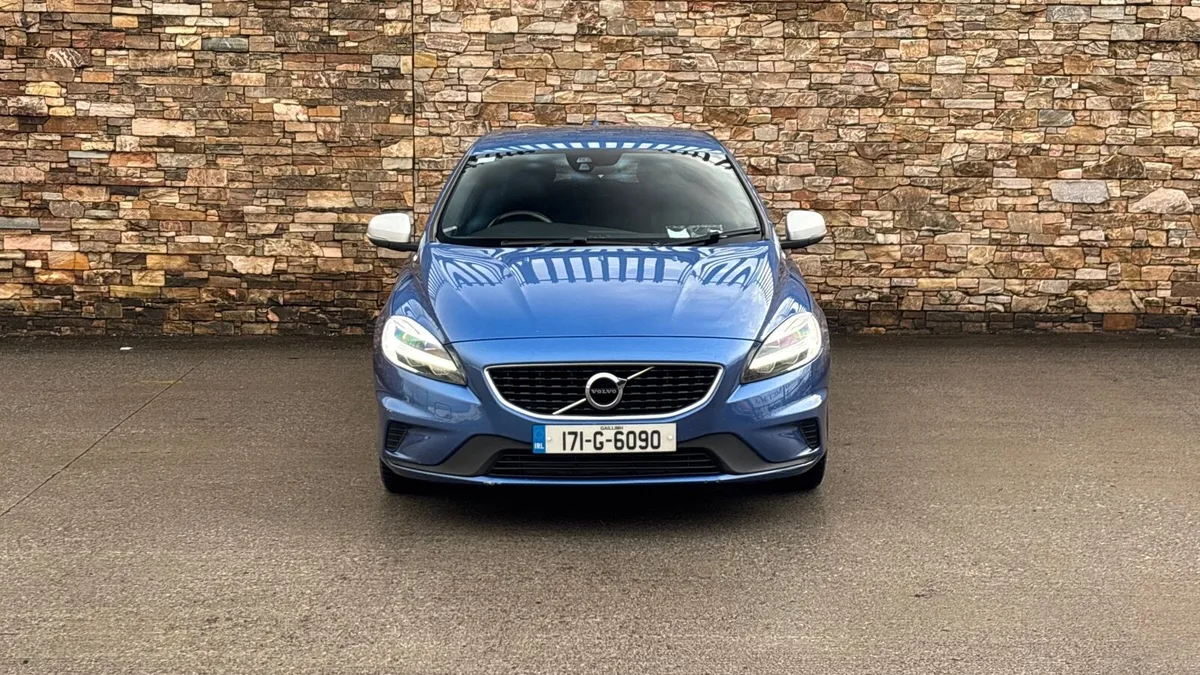 2017 Volvo V40 R-Design - Automatic - FSH - Image 4