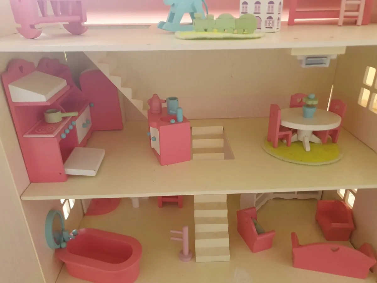 Dolls house - Image 4