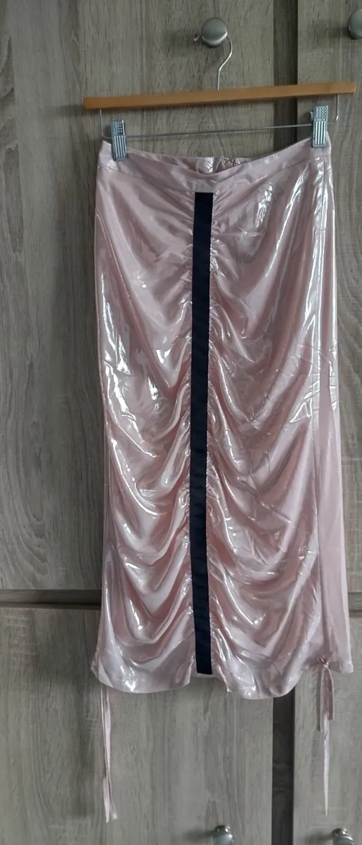 ASOS shiny skirt new with tags size UK 6 - Image 1