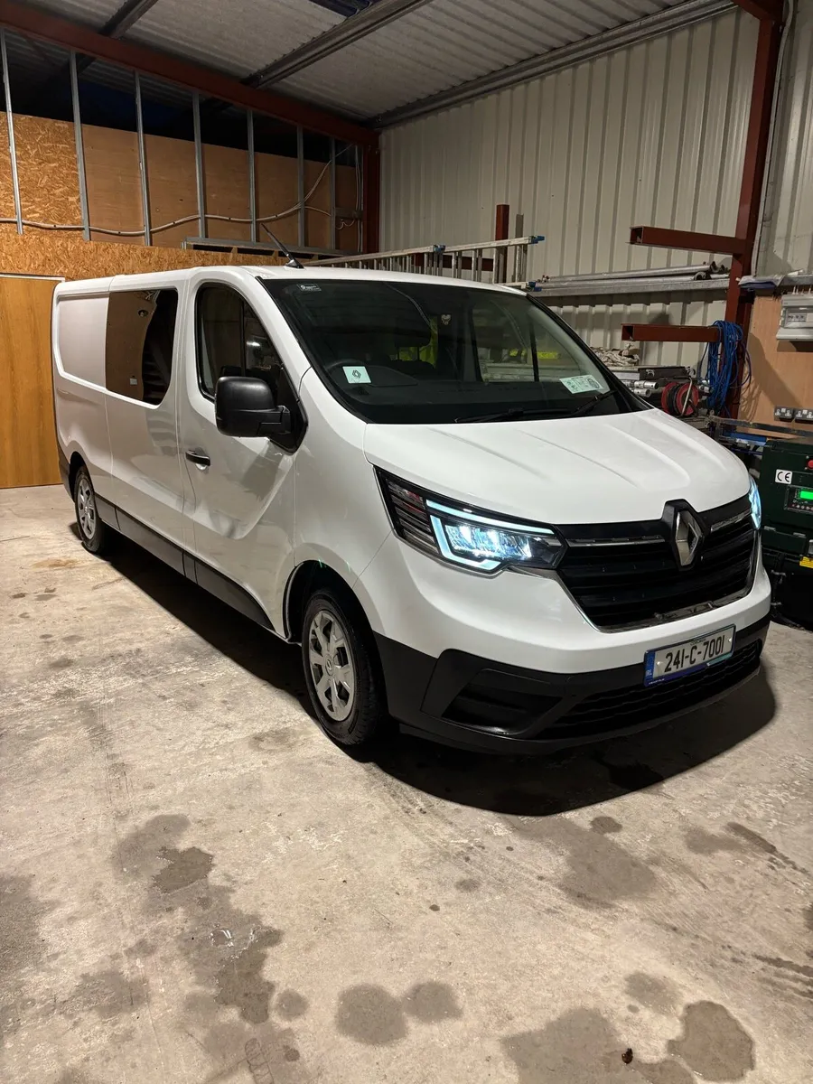 Crewcab Renault Traffic - Image 1