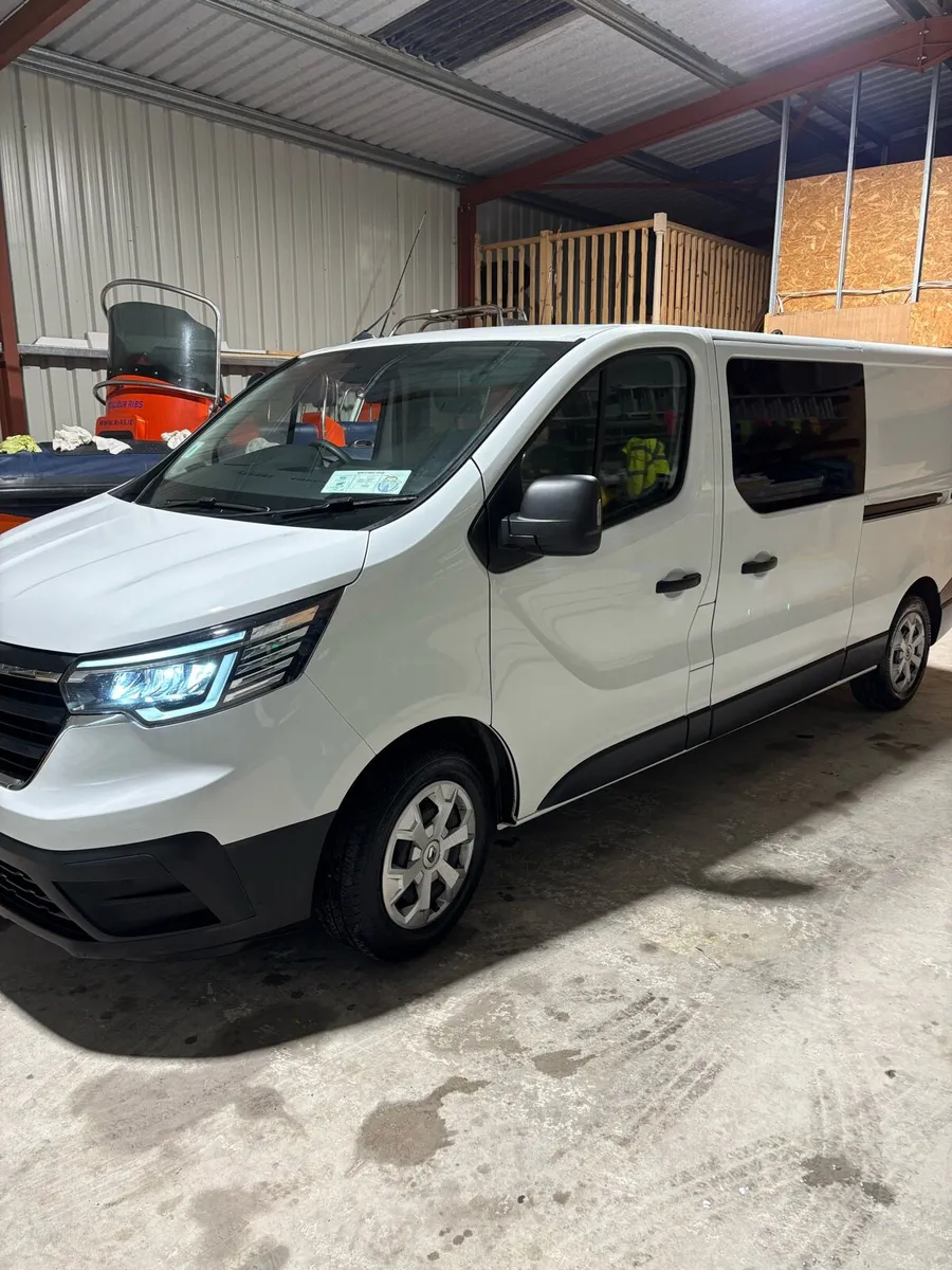 Crewcab Renault Traffic - Image 2