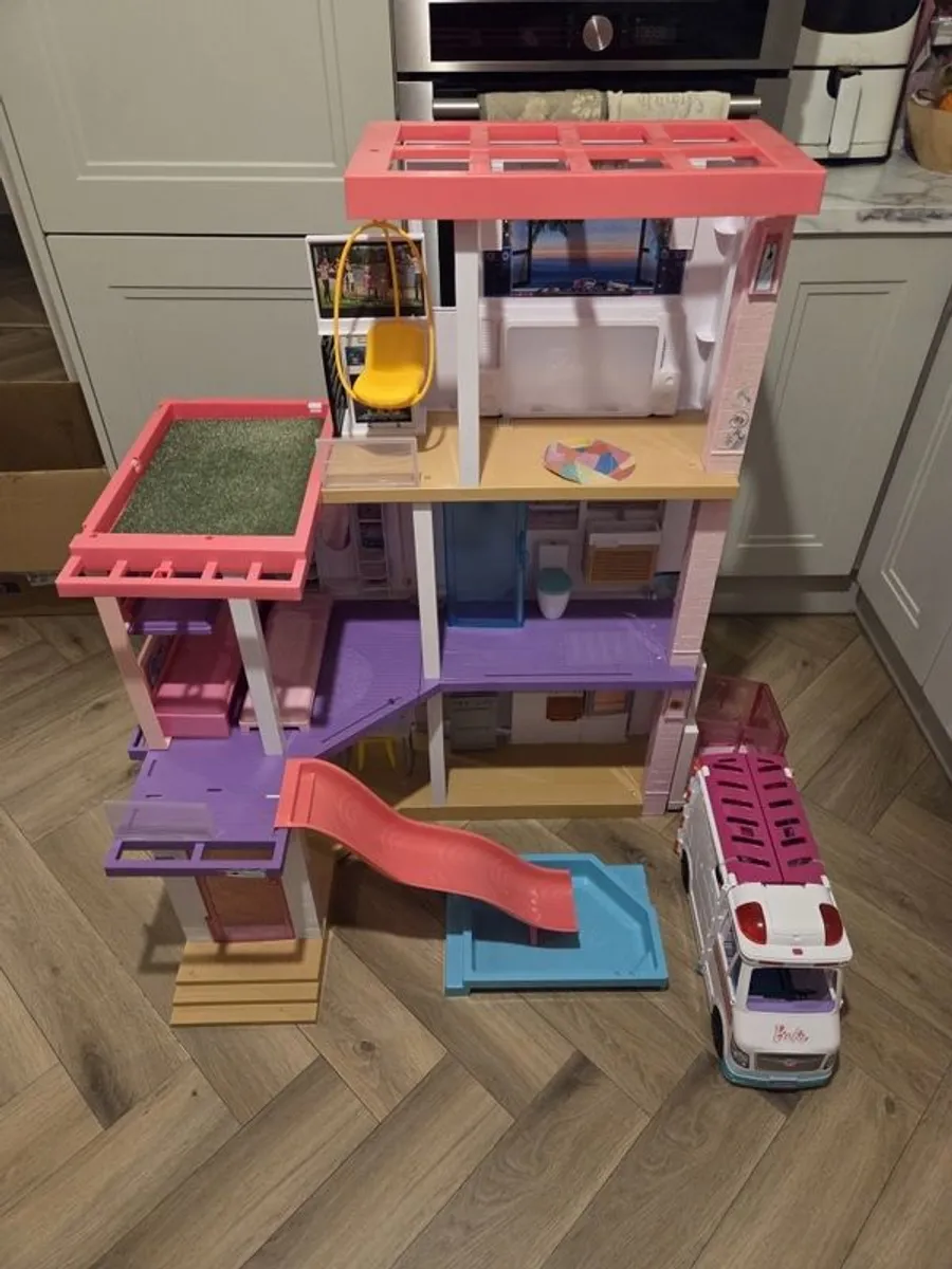 barbie dream house - Image 1
