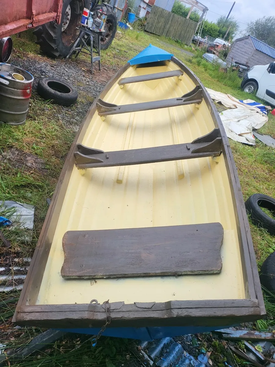 19ft fiberglass anglers fancy renovated new traile - Image 1