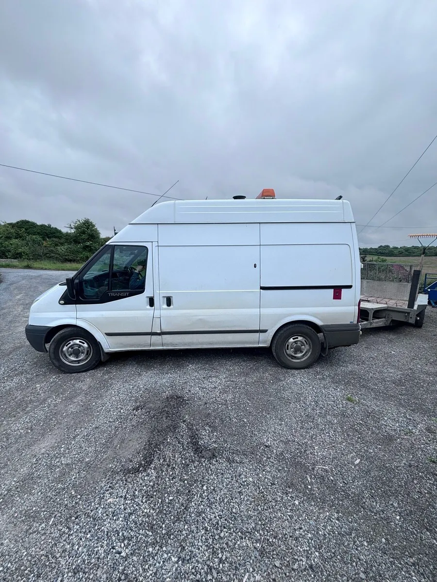 Ford Transit with built in Compressor & generator - Image 3