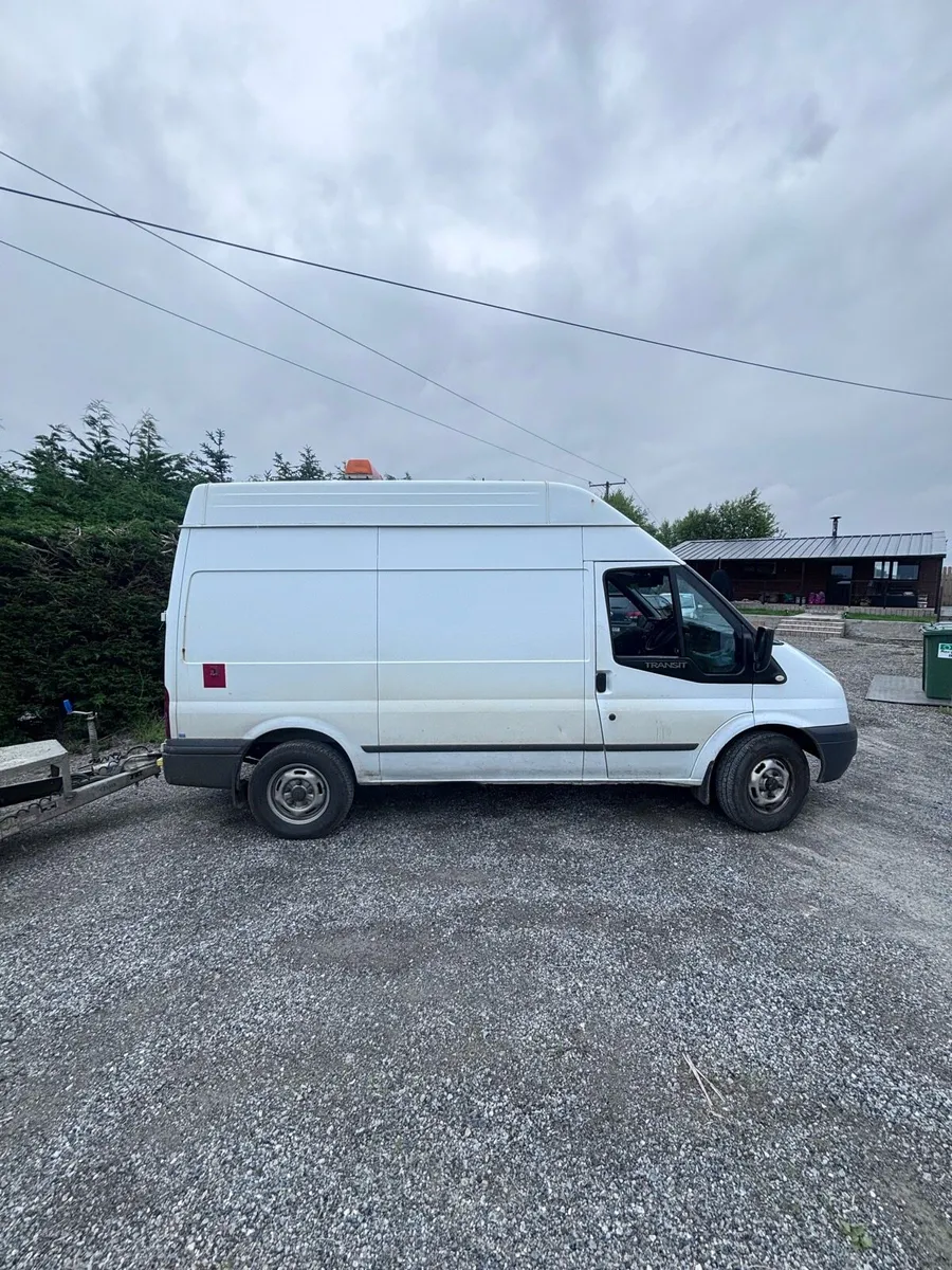 Ford Transit with built in Compressor & generator - Image 4