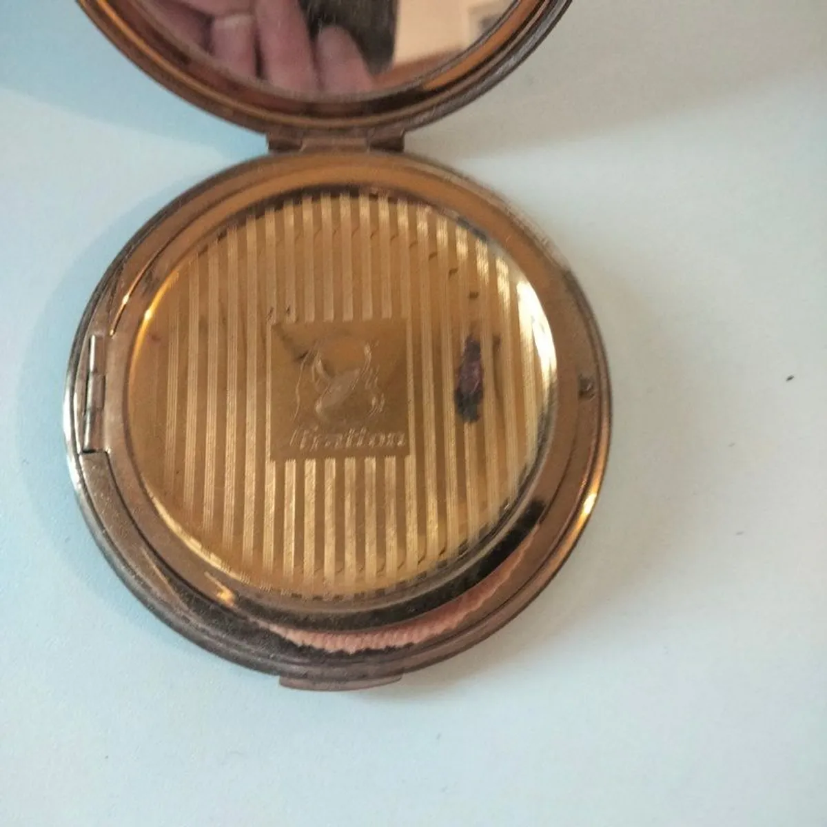 Stratton Vintage Compact - Image 2