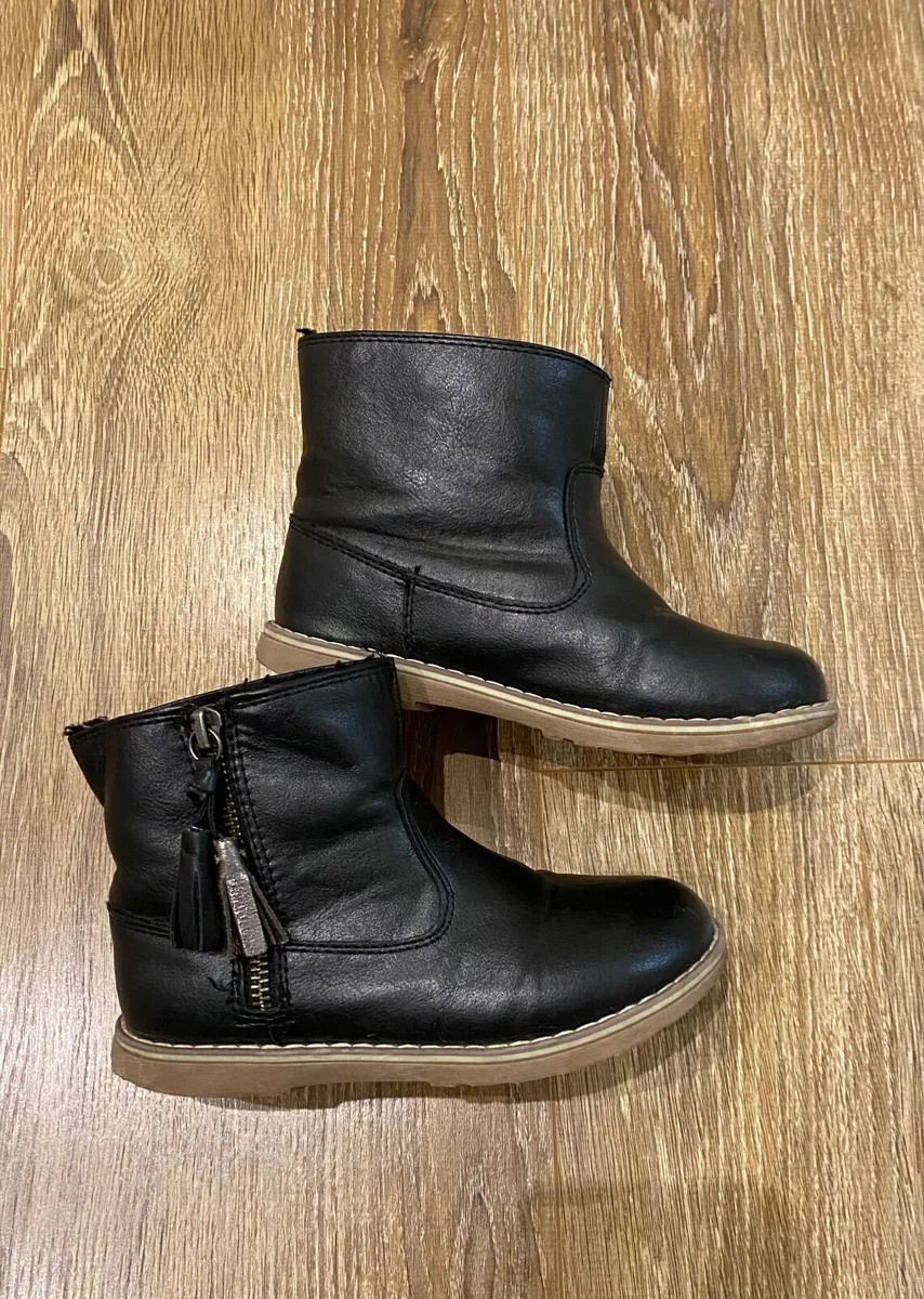 Girl shoes size UK11 (EU29) - Image 2