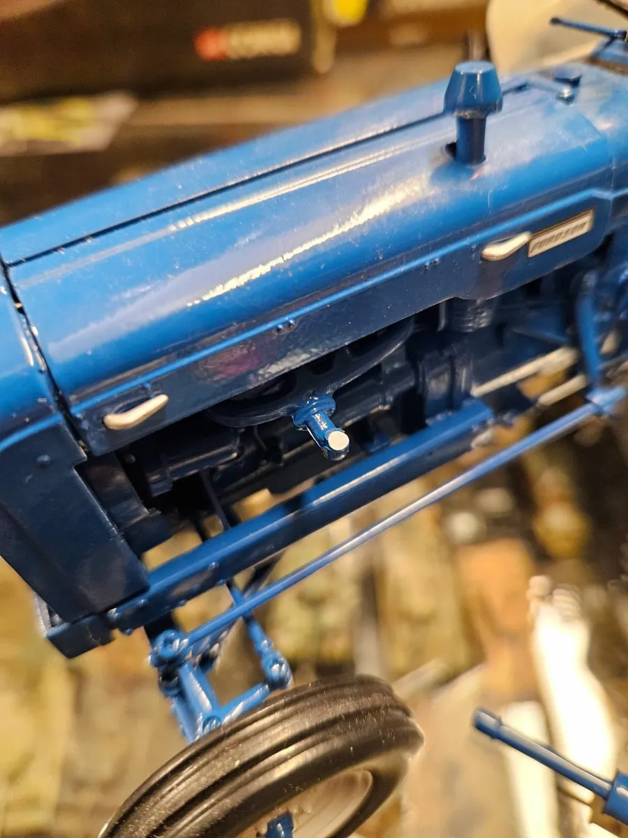 Britain's Universal Hobbies Fordson Supermajor 1:1 - Image 4