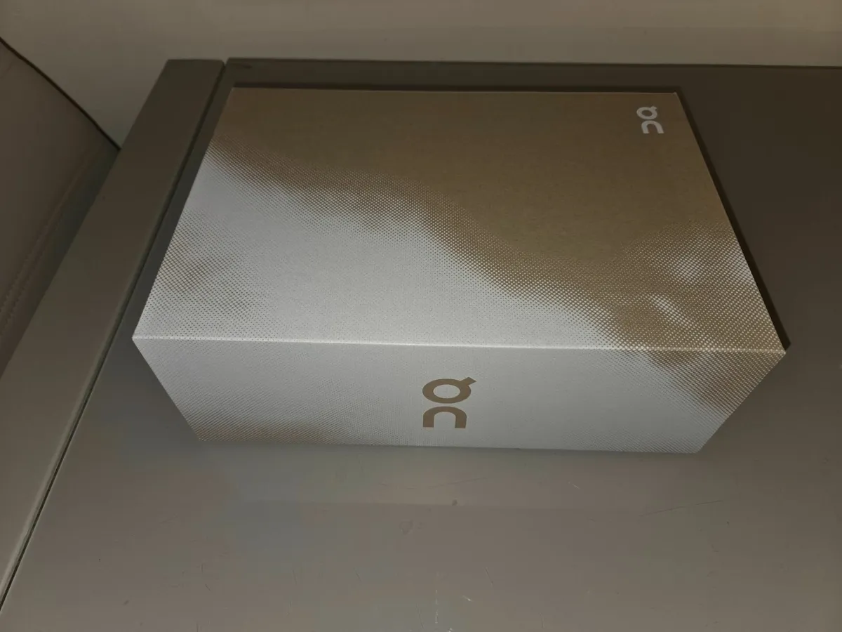 On CLOUDMONSTER 2 UK Size 9 - Image 2