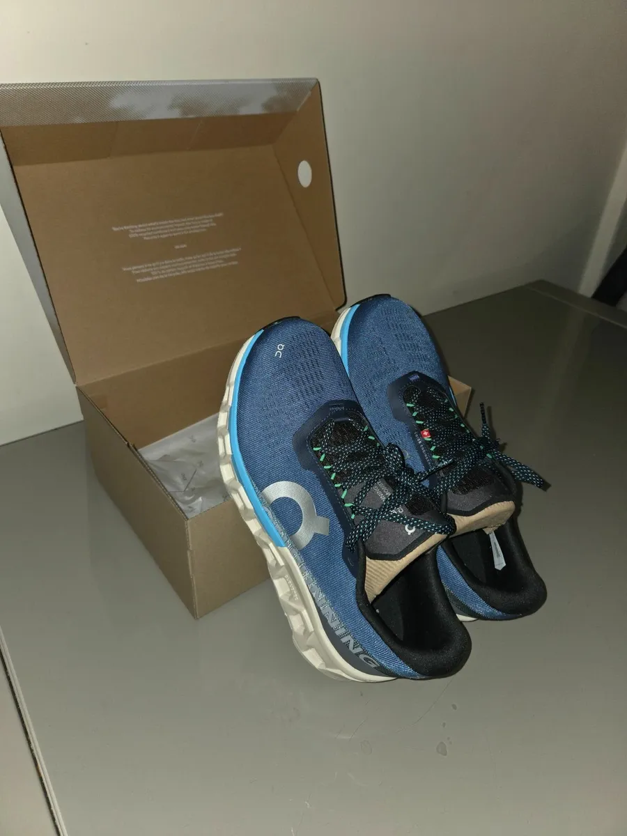 On CLOUDMONSTER 2 UK Size 9 - Image 3