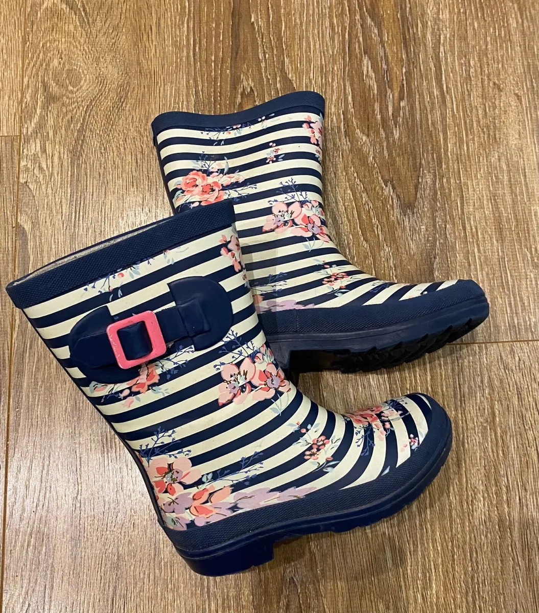 Girl shoes size UK10 (EU28) - Image 3