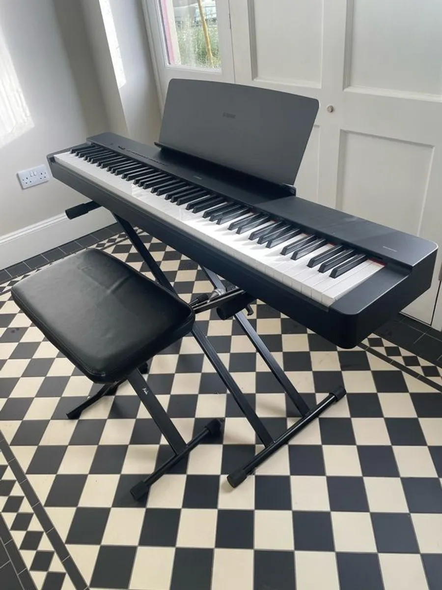 Piano Yamaha P-225 - Image 2