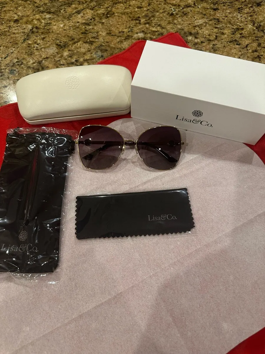 Gold Aviator Sunglasses - Image 1