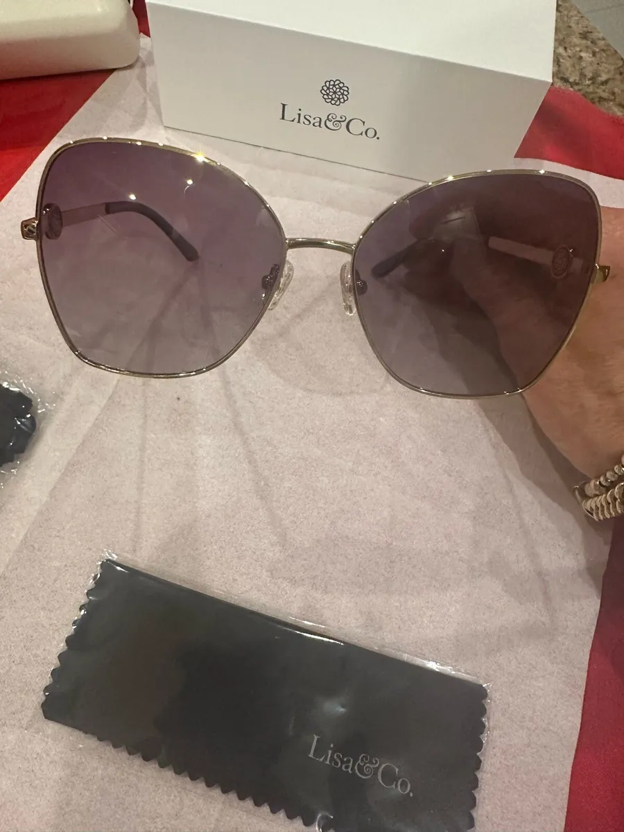 Gold Aviator Sunglasses - Image 3