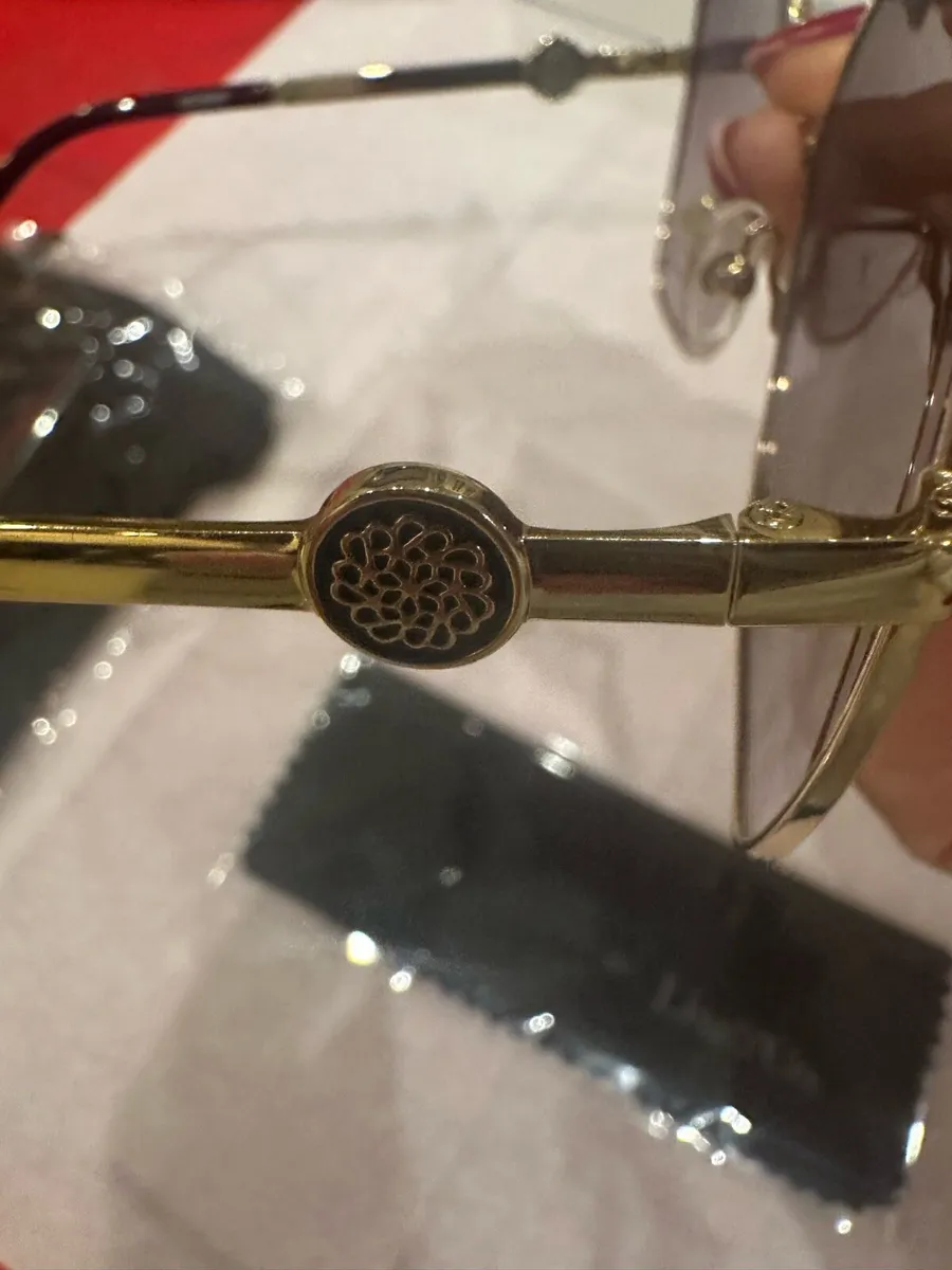 Gold Aviator Sunglasses - Image 4