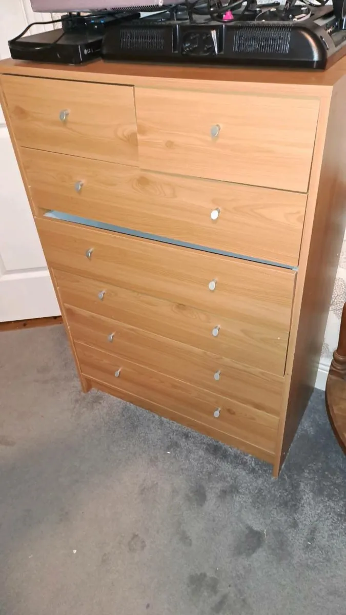 Chest of drawers - Image 1
