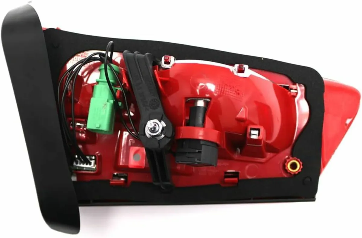 AUDI A6 C7 Rear Inner LED w/Turn Signal Brake Lamp - Image 1