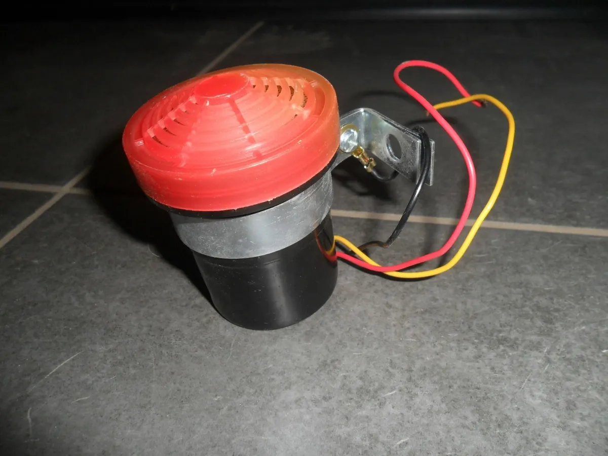 Reversing Alarm Back Up Horn Reverse Beeper Buzzer - Image 1