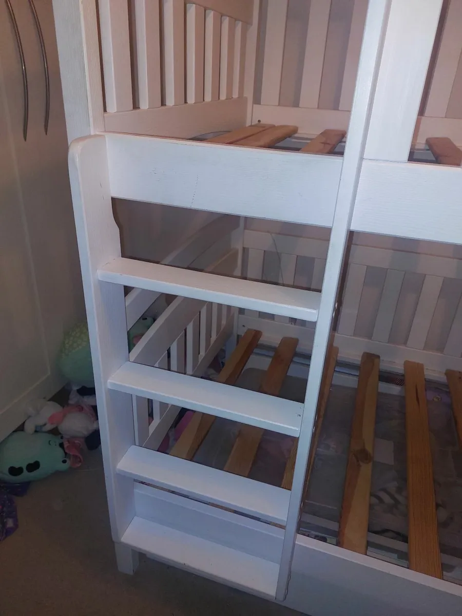Bunk bed - Image 1