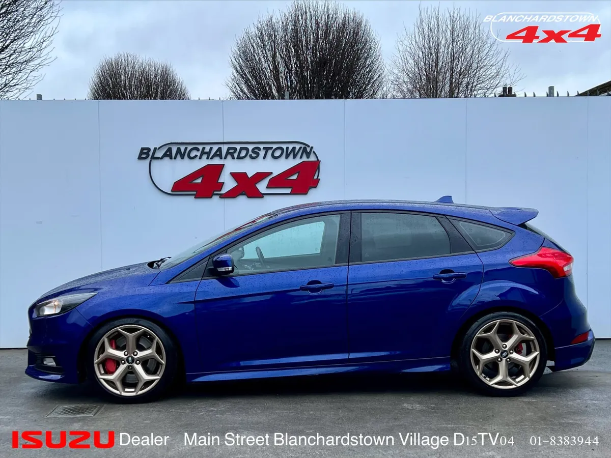 FORT FOCUS ST2 DEEP IMPACT BLUE 250hp - Image 3