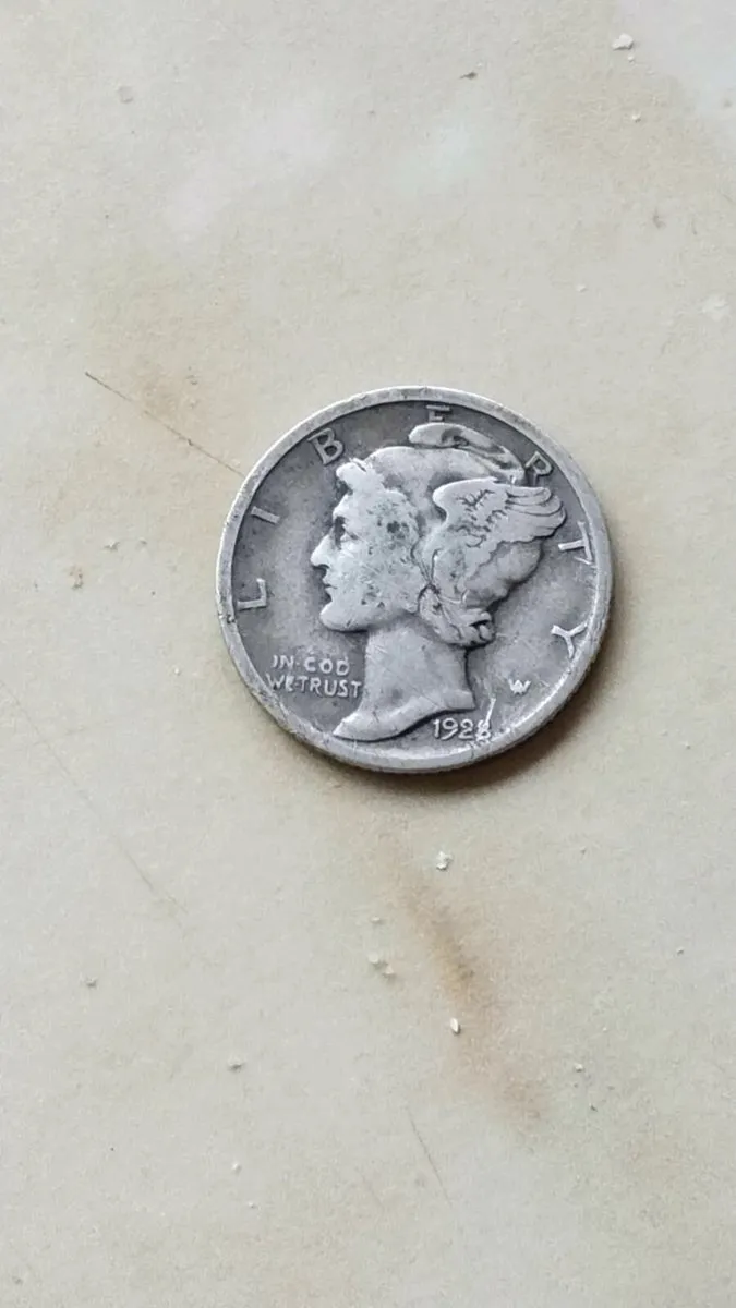 1928 silver Liberty dime - Image 1