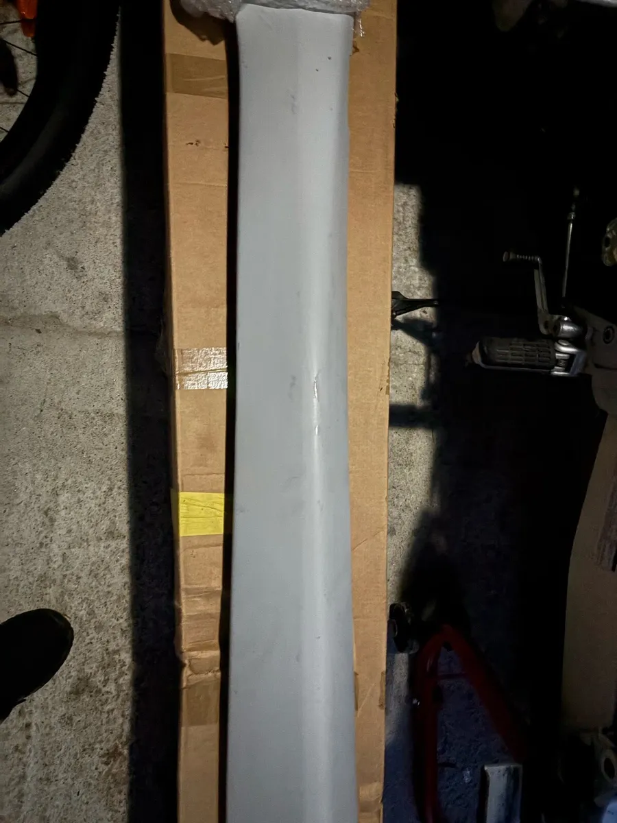 Opel Insignia side skirts/sills - Image 1