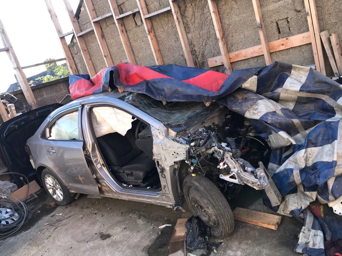 Toyota Corolla 2019 breaking complete car with en - Image 1