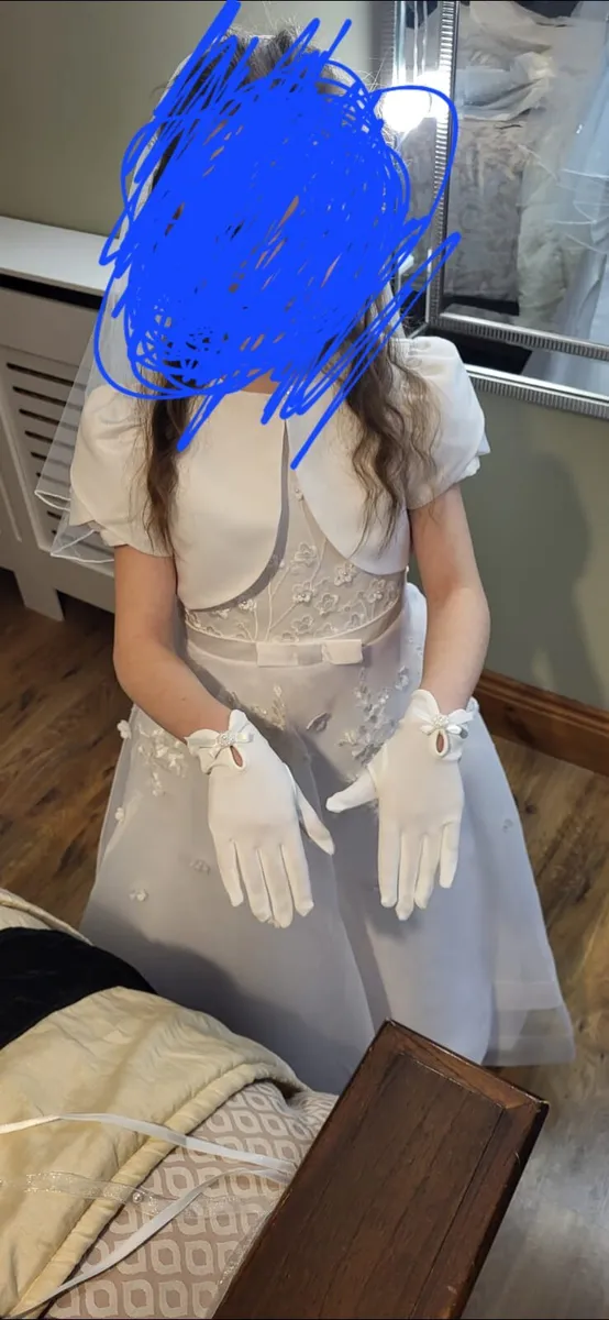 Communion dress - Image 4