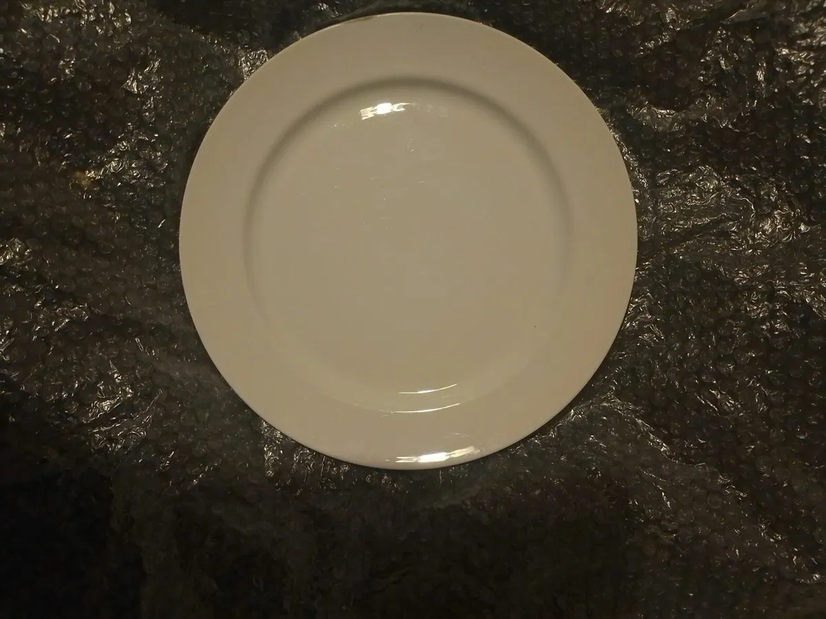 Wedgwood  Dinner plates. - Image 2