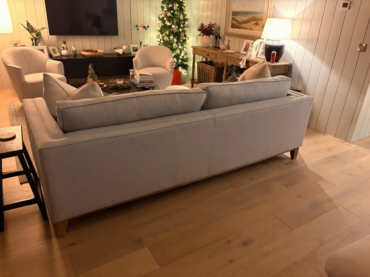 Ventura Luxury Sofa - Image 2