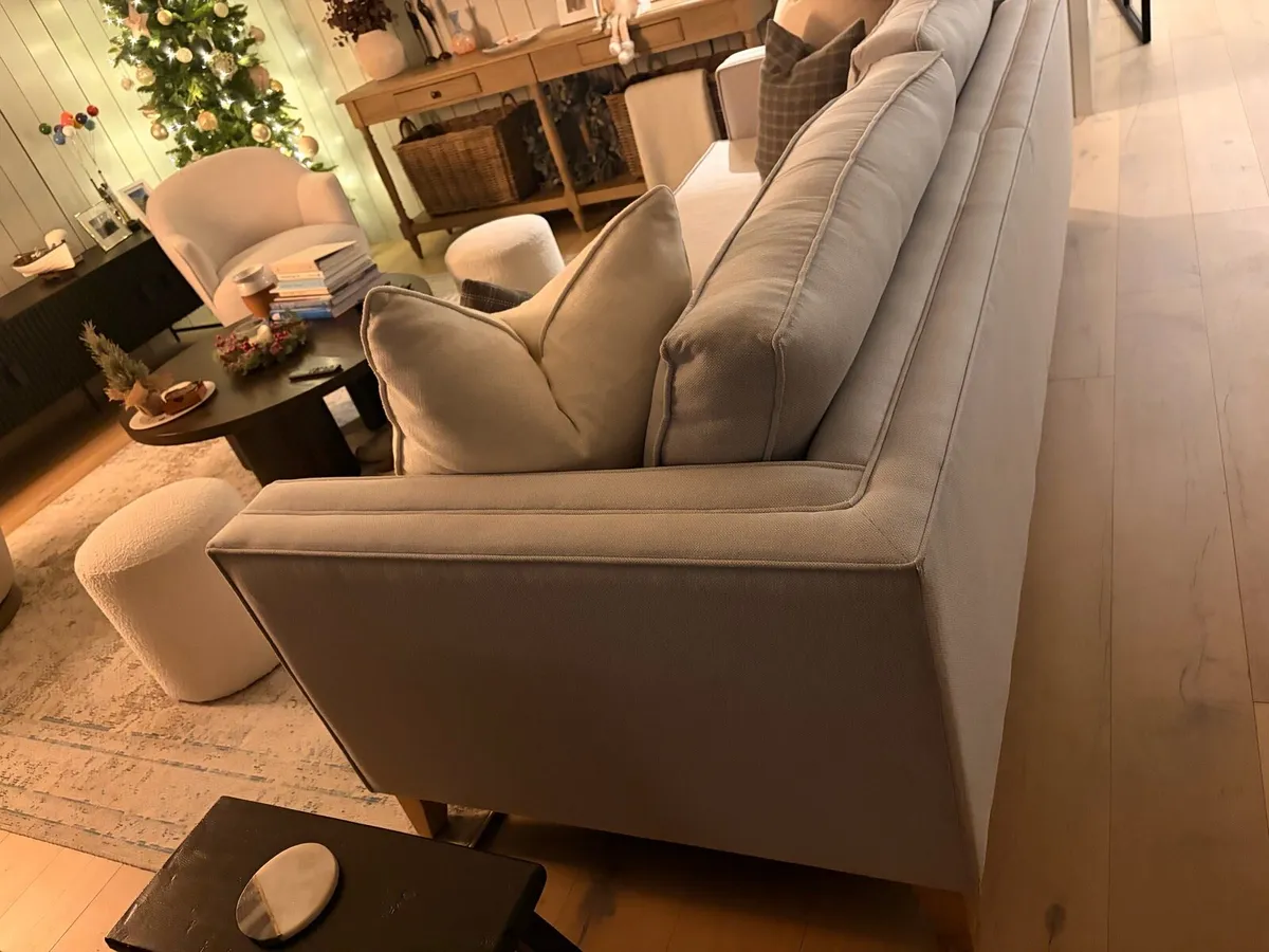 Ventura Luxury Sofa - Image 3