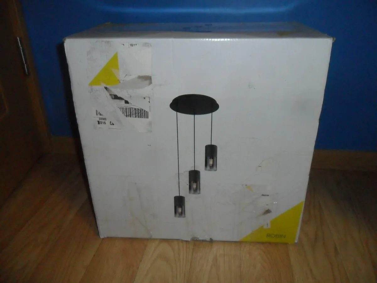 Modern Robin III smoke glass pendant lamp Trio - Image 3