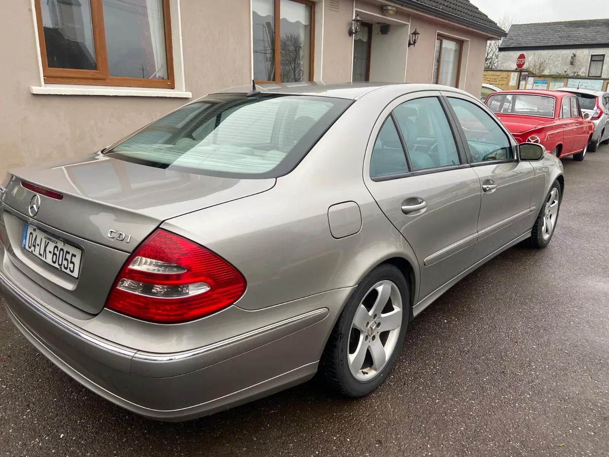 Mercedes-Benz E-Class 2004 - Image 1