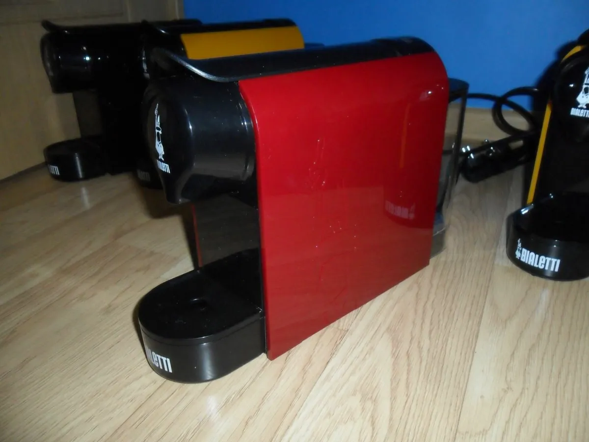 Bialetti CF90 Capsule Express Coffee Machine - Image 2