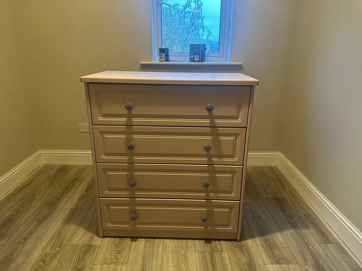 Chest of drawers - Image 1