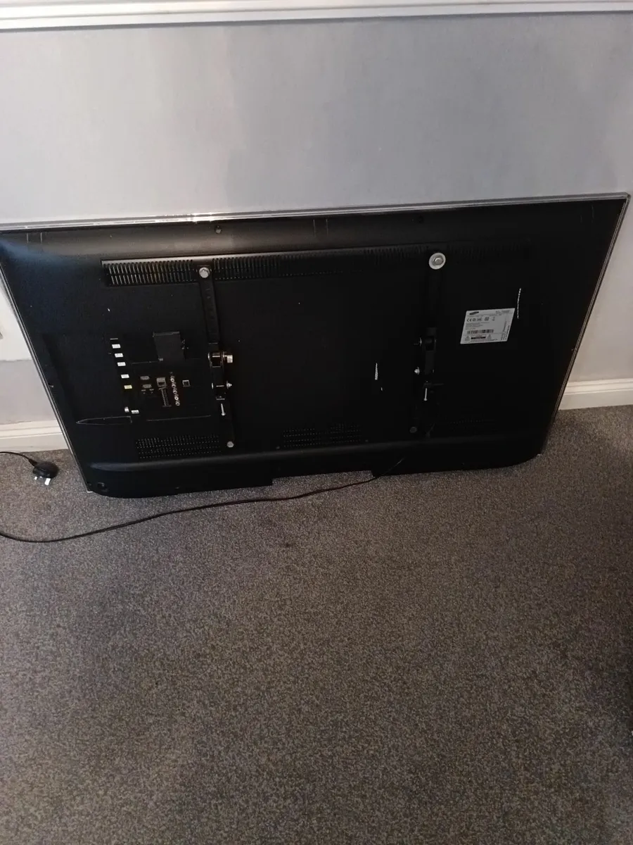 Samsung TV 50 inch 3d - Image 3
