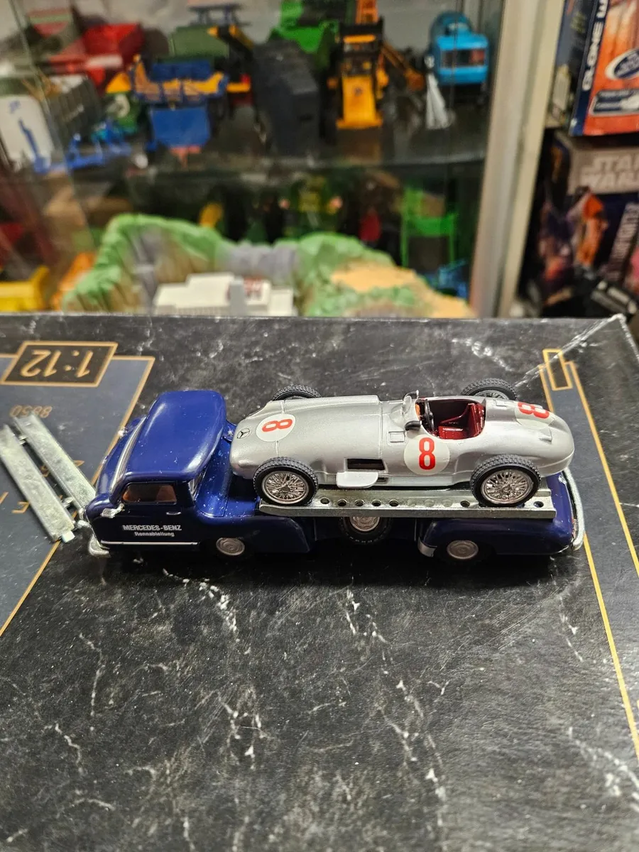 Corgi Conrad Mercedes Racing Car Transporter - Image 3
