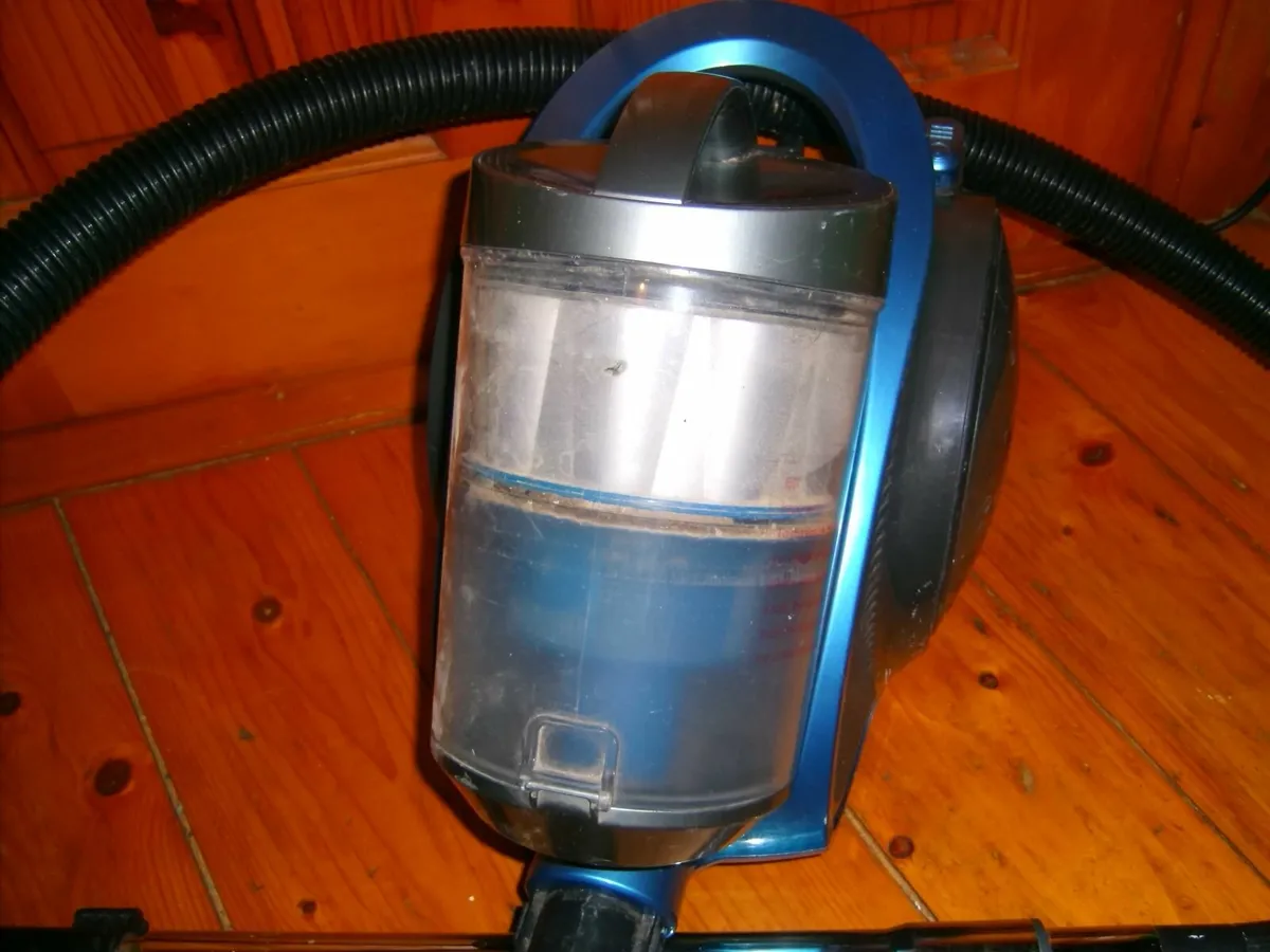 Tesco vacuum cleaner. - Image 2